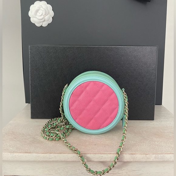 *RARE* Chanel Filigree Round Bag!! - Picture 4 of 7